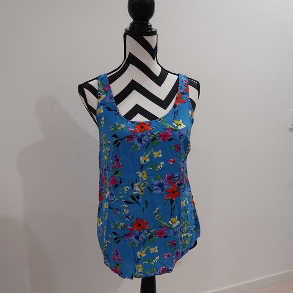 Floral Sleeveless Top - Picture 1 of 7